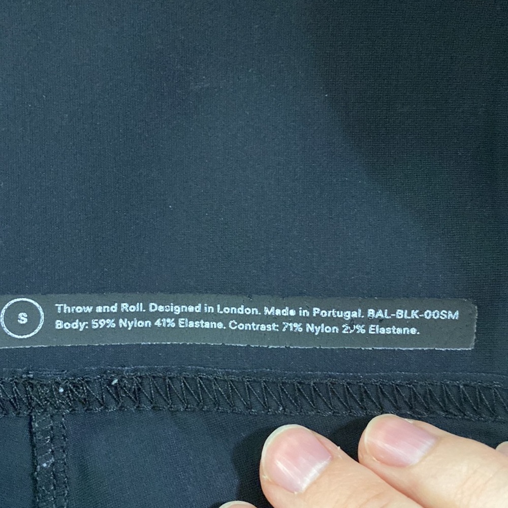 Aday Throw and Roll leggings with zippered pockets in black size S - Picture 9 of 10